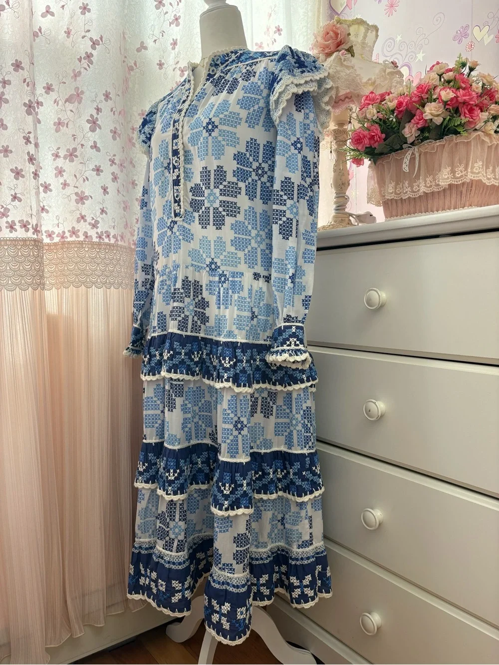 Farm Rio Off-White Stitched Flowers And Girls Midi Dress - Picture 6 of 11